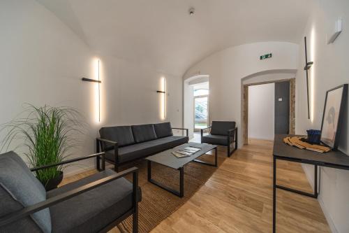Lobby, r12 Apartments in Gyor