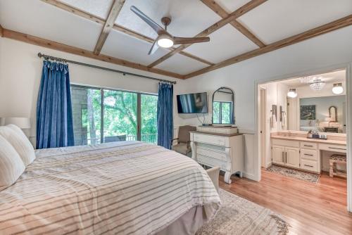 New! Luxurious Riverfront Condo Just 1 Blk to Schlitterbahn! - image 14