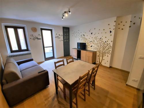  Casa MAGNA & Casa Nina in 25059 Vezza dʼOglio