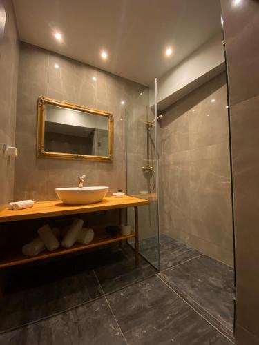 S.Nikolis' Historic Boutique Hotel - image 6