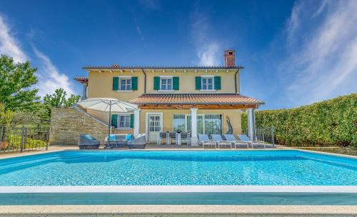 Villa Sana with Heated Pool - Accommodation - Selina