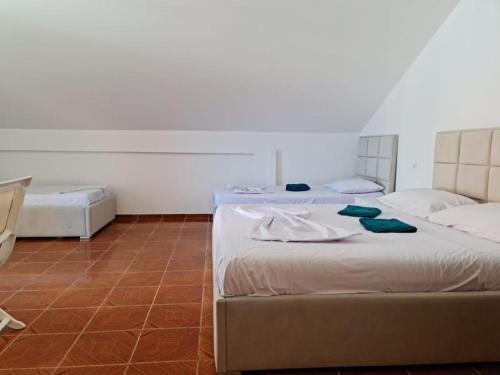 Vila Lazri
