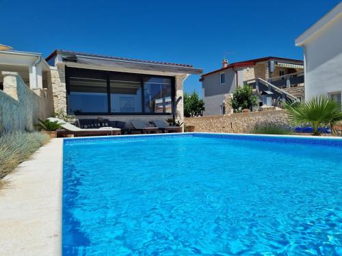  Holiday House Nataly, Unterkunft in Vir