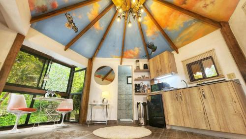 ห้องครัว, The Residence by Villa Alejandro in โบกูเอเต