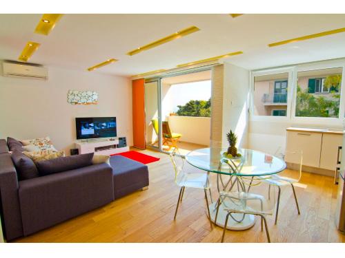

Sandy Beach Apartments