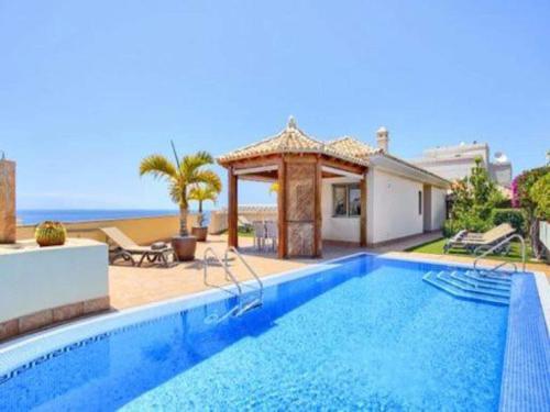 Majestic holiday home in Puerto de Santiago with pool gîte à louer Puerto de Santiago