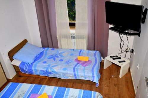 One-Bedroom Apartment with Sea View image 1