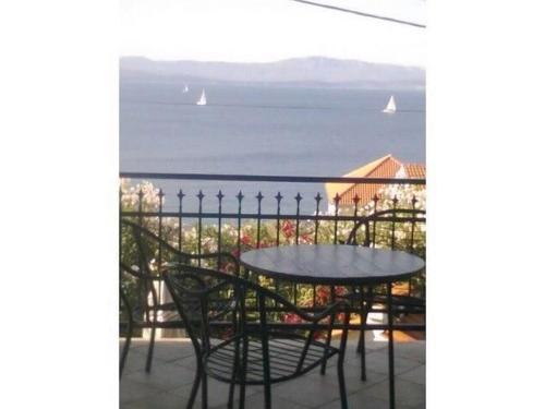  Apartments Vlatko in Stomorska