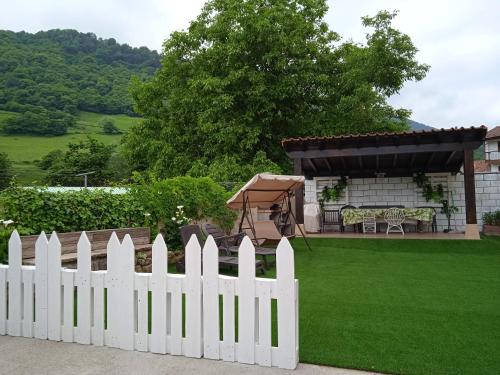 El Corro, acogedora casa con jardín en el corazón de Cantabria (El Corro, acogedora casa con jardin en el corazon de Cantabria) in Somo