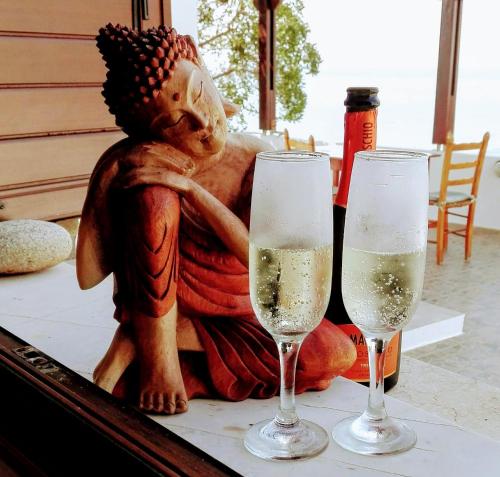 Terraza/balcón, Shambala Beach House-where mountains meet the sea in Pomos