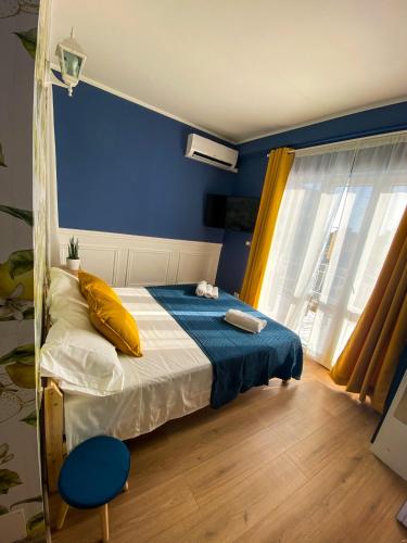Double Room with Terrace image 9