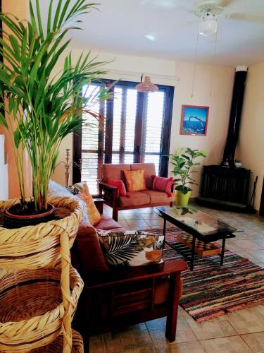 Shambala Beach House-where mountains meet the sea in Pomos