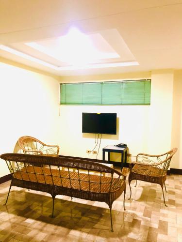 OYO 242 ベンソン アパーテル