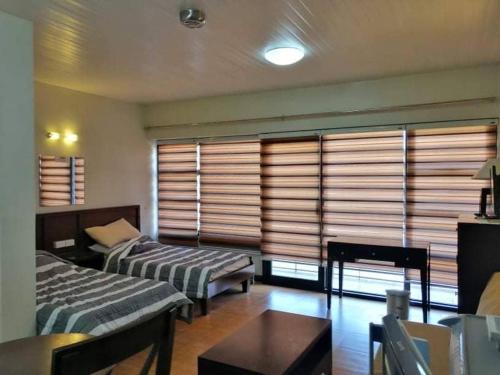 B&B Baguio City - 3 Pax Studio Foggy Cold Breeze,Condo in Gardenville Hotel - Bed and Breakfast Baguio City
