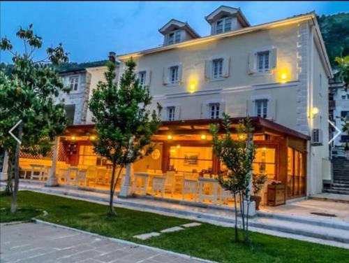 Hotel S Family Jovicevic in Rijeka Crnojevica