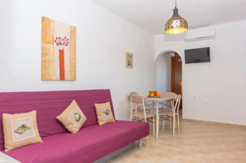 Villa Galante, (croft house nearby the sea) in Akrotiri (Cyclades)