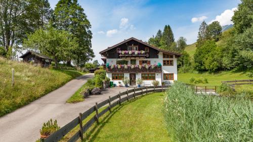 Haus am Teich - Fewo Relax mit Bergbahn Unlimited Oberstdorf