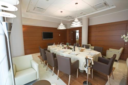 Hotel Rafael - main image