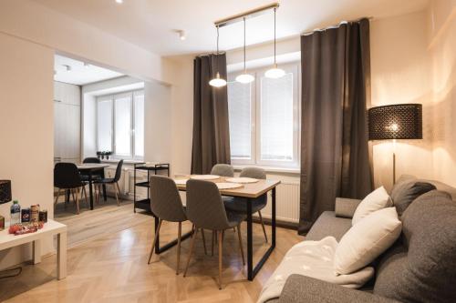 FLEXIHOME SK - Tolsteho - Free Parking on the street - 2 bedrooms – khách sạn tại Sever