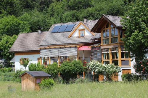 Ferienhaus Familie Zimmermann, Pension in Keutschach am See