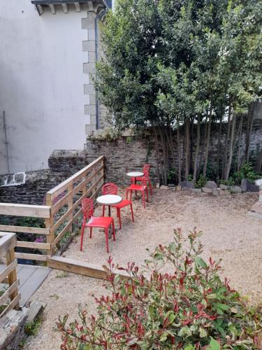 라니옹 17, face à la gare (17, face a la gare) 4성급 게스트하우스 수영장