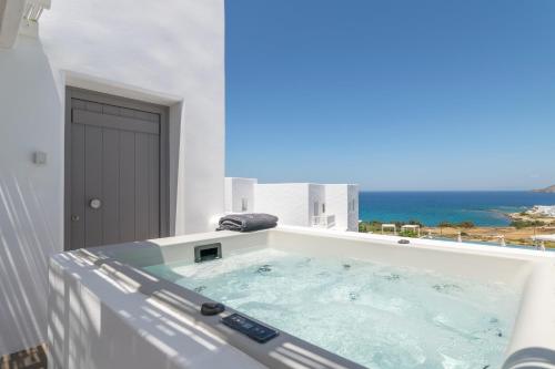 Balcony/terrace, Milos Breeze Boutique Hotel Greece in Milos Island