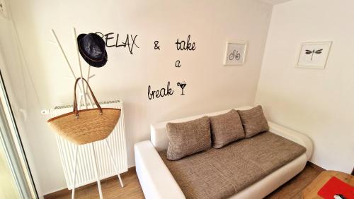 One-Bedroom Apartment image 10