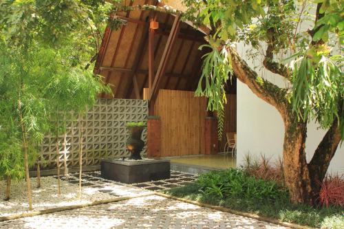 Komoreya Guesthouse