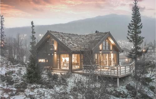 B&B Rjukan - Awesome Home In Rjukan With Wifi And 4 Bedrooms - Bed and Breakfast Rjukan