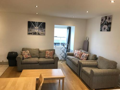 Entire Brand New Flat With Two Double Rooms