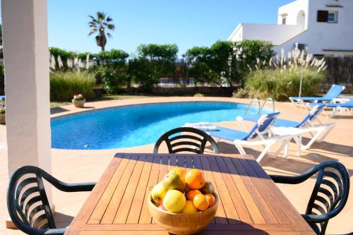 Quite villa with private pool in Binibeca