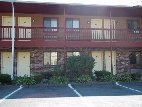 Naugatuck Motor Lodge - 출입구