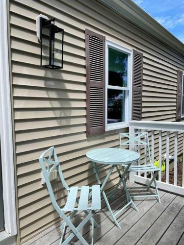 ระเบียง/ชานเรือน, Shore Drive - 2 Bedroom/2 Bath/Bunk/Queen Oasis in นิวลอนดอน (CT)