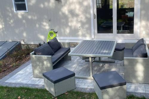 บริการและสิ่งอำนวยความสะดวก, Shore Drive - 2 Bedroom/2 Bath/Bunk/Queen Oasis in นิวลอนดอน (CT)