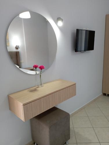 NIKOS DIMAS STUDIOS NIKOS DIMAS STUDIOS