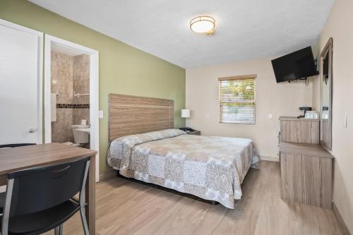 Tamiami Motel – Naples, FL