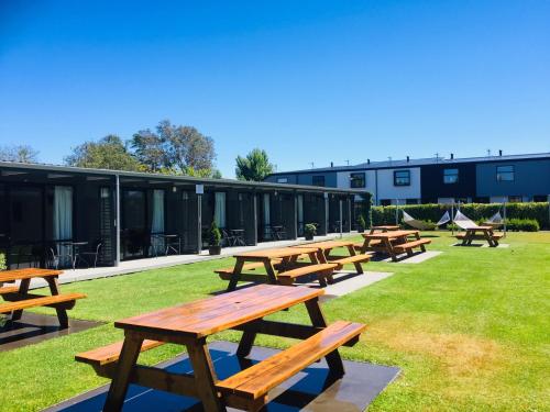 オール スターズ イン - ホステル & ホテル アコモデーション