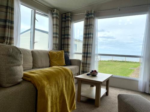 New Sea View Platinum Caravan with Huge Decking