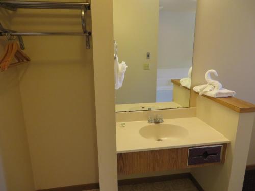 King Room with Spa Bath