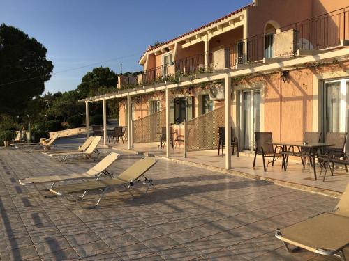 Despina Studios and Apartments 2