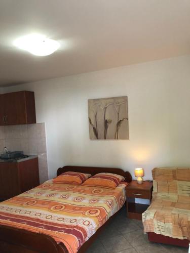 Studio Apartment image 2