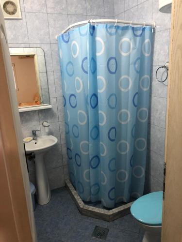 Studio Apartment image 6