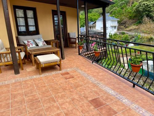 Balkons/terase, CASA NARCISA - Perfecta para familias y grupos - Valle del Silencio in Villanueva de Valdueza