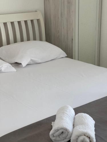 3 bedrooms, 4 beds