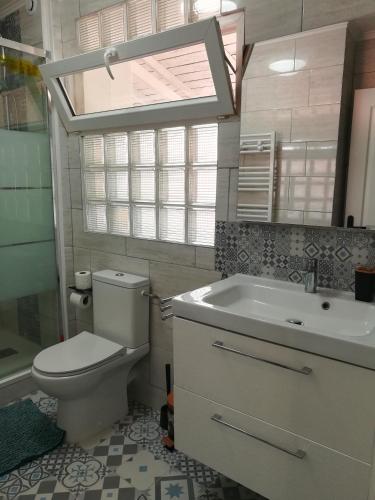 Fürdőszoba, Cosy Appartement à 15 min de Paris - Le Figuier - (Cosy Appartement a 15 min de Paris - Le Figuier -) in Enghien les Bains
