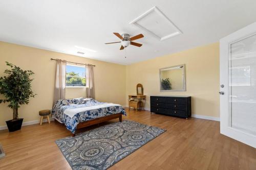 Welcome to Paradise - Pet Friendly - Pool Home!