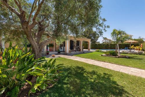 Three-Bedroom Villa image 4