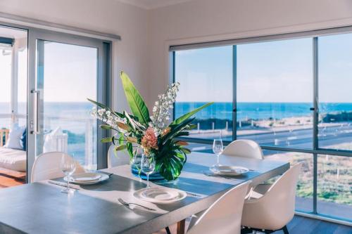 ōSHEN - Sleeps12 Gym Kayak MountnBike BeachFrnt, Aldinga Beach (Foto 9)