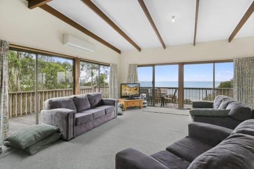 Bertram - BYO Linen, Lorne (photo 2)