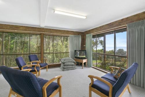 Bertram - BYO Linen, Lorne (photo 4)